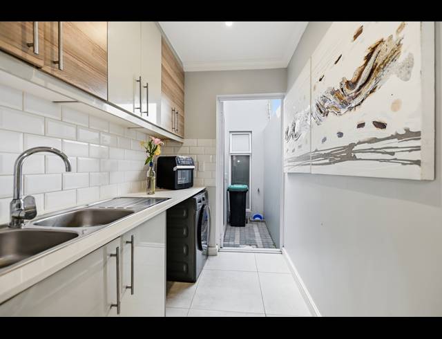 3 BEDROOM FREESTANDING FOR SALE IN SANDOWN